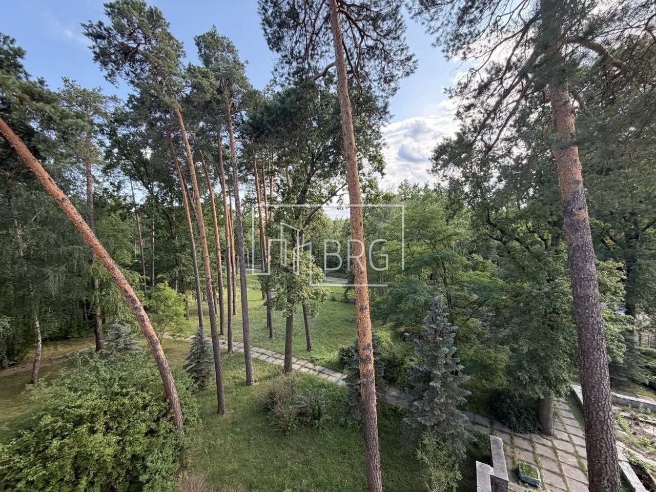 Снаторно-курортный комплекс под реконструкцию 2,73 га Пуща-Водица. Kiev
