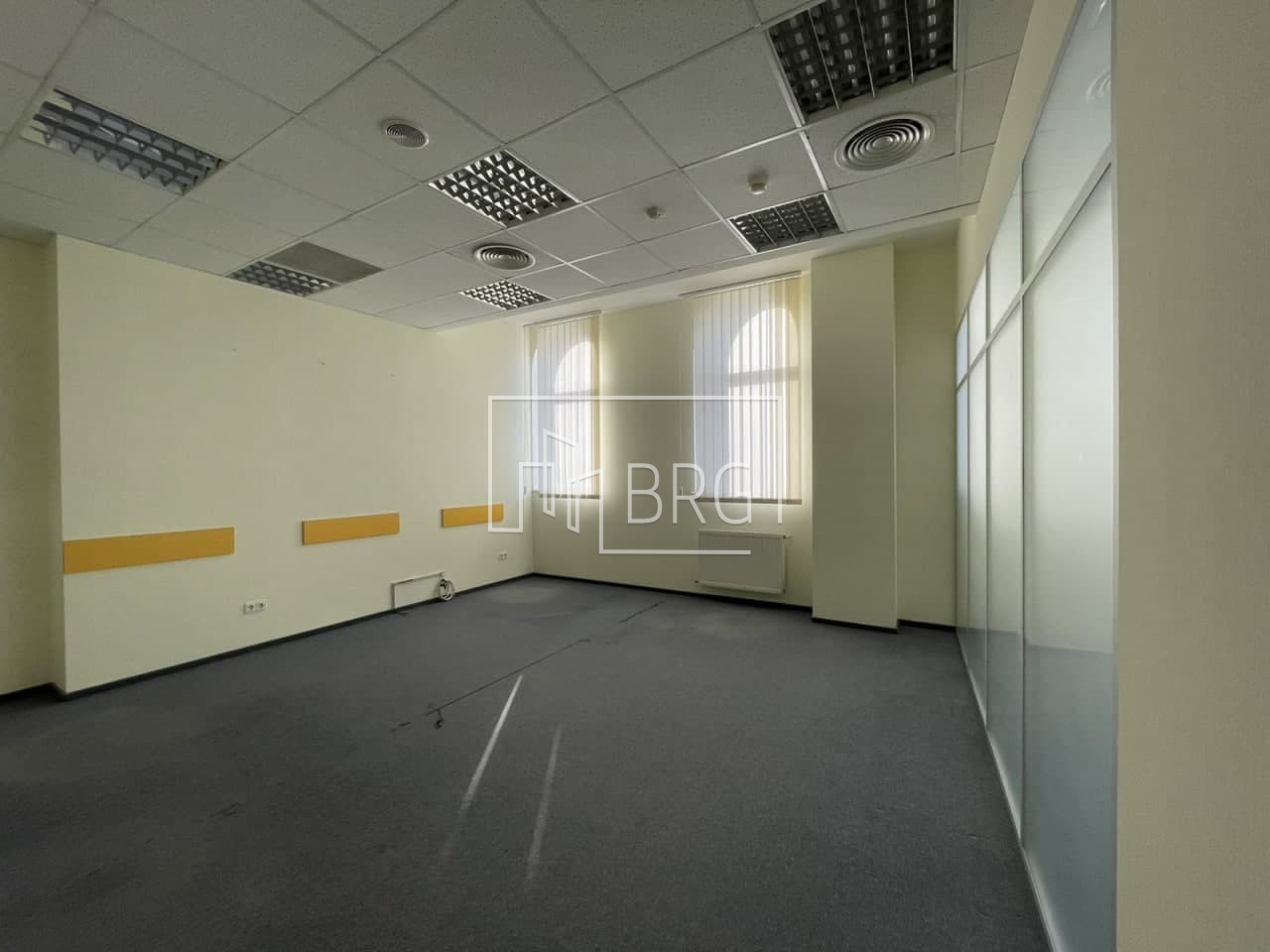 Аренда офисных помещений 207м и 426м в БЦ Ильинский Подол. Kiev