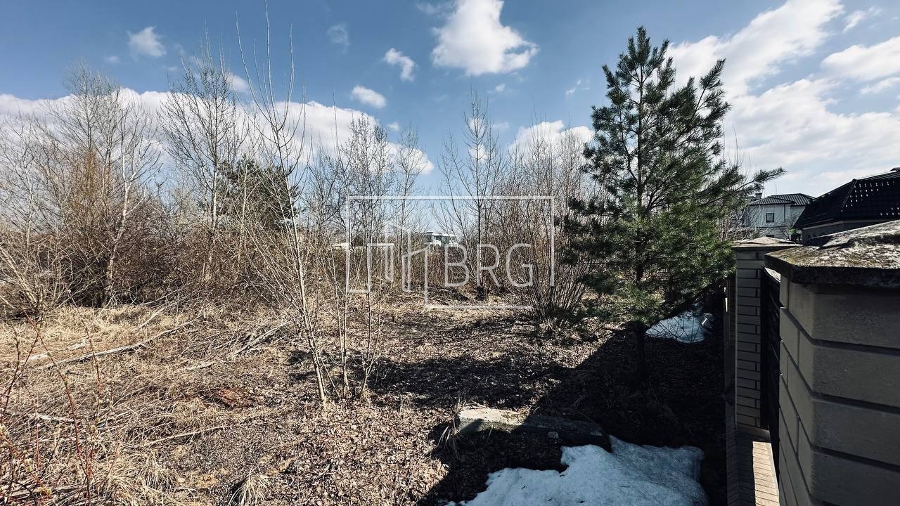 Земельный участок 44 сотки КГ Нефтяник с выходом на Козинку. Київська обл