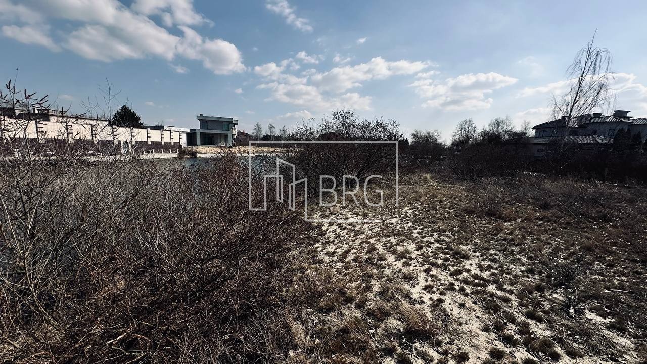 Земельный участок 44 сотки КГ Нефтяник с выходом на Козинку. Київська обл