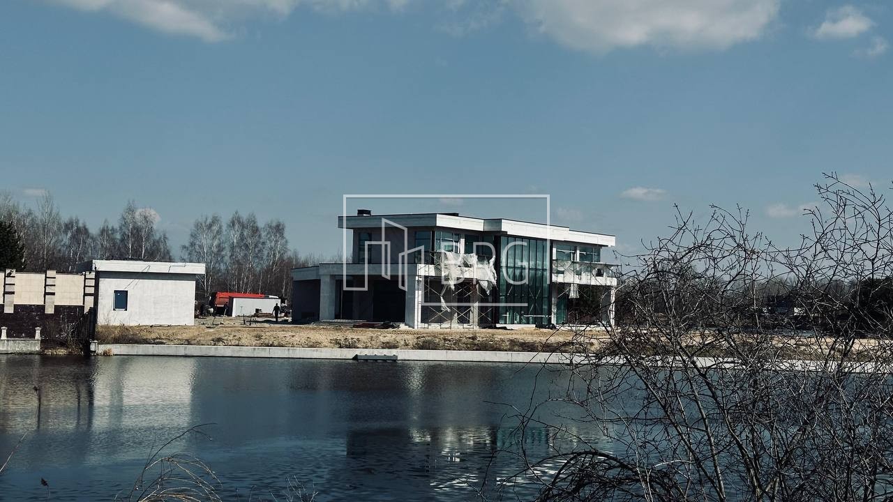 Земельный участок 44 сотки КГ Нефтяник с выходом на Козинку. Київська обл