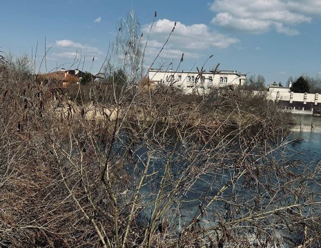 Земельный участок 44 сотки КГ Нефтяник с выходом на Козинку. Київська обл