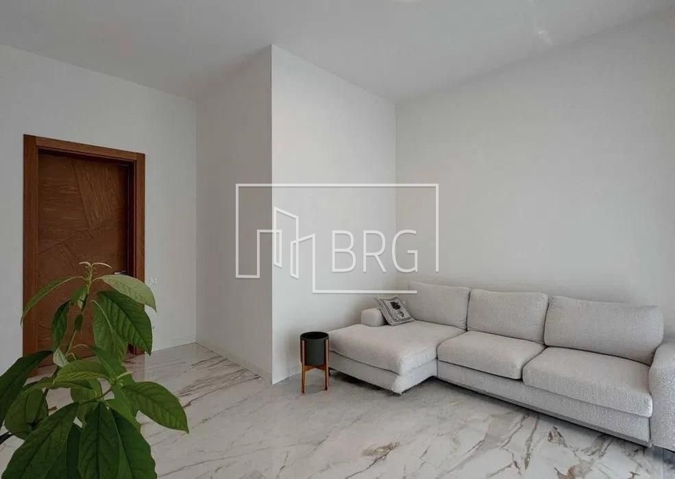 Новый дом с бассейном 360м КГ Монтана вилладж Козин. Киевская обл