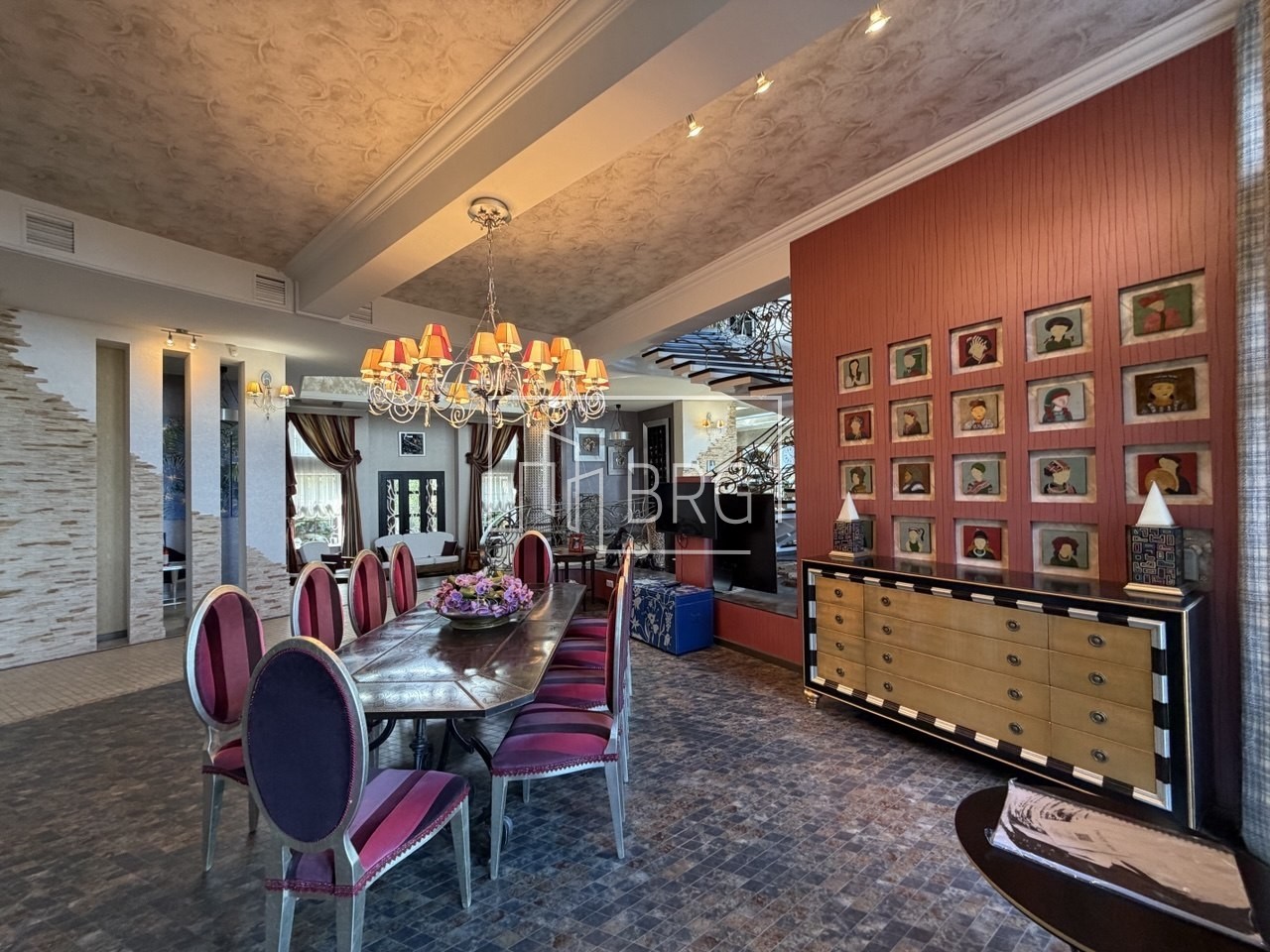 Дом 1500м КГ Тихая гавань с бассейном и выходом на Днепр. Київська обл