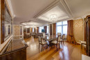 Penthouse 500m with a view of the Dnieper and Mariinsky Park. Kiev