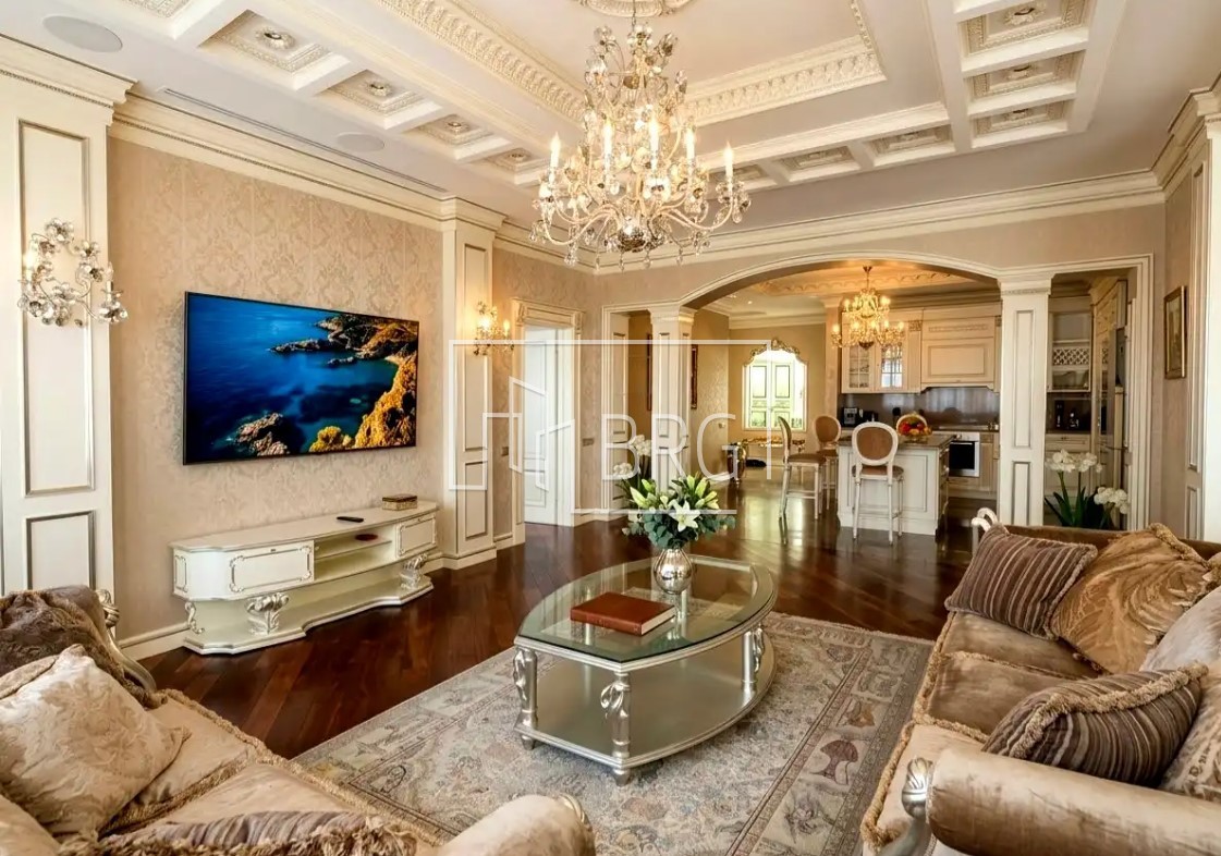 Продажа 3-х комнатной квартиры 190м возле Мариинского парка. Киев