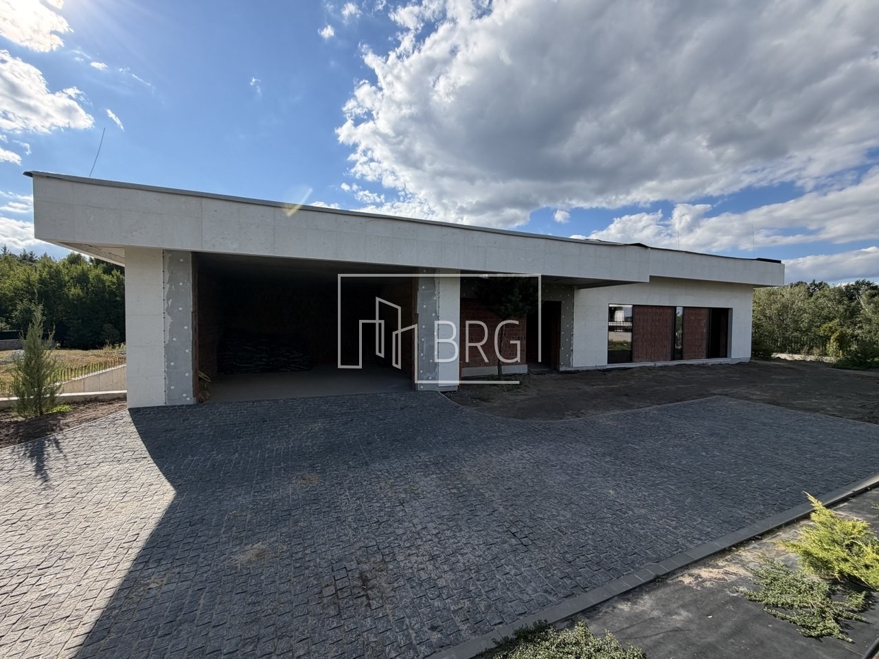 Новый современный дом 370м в коттеджном городке под отделку Ходосовка. Київська обл