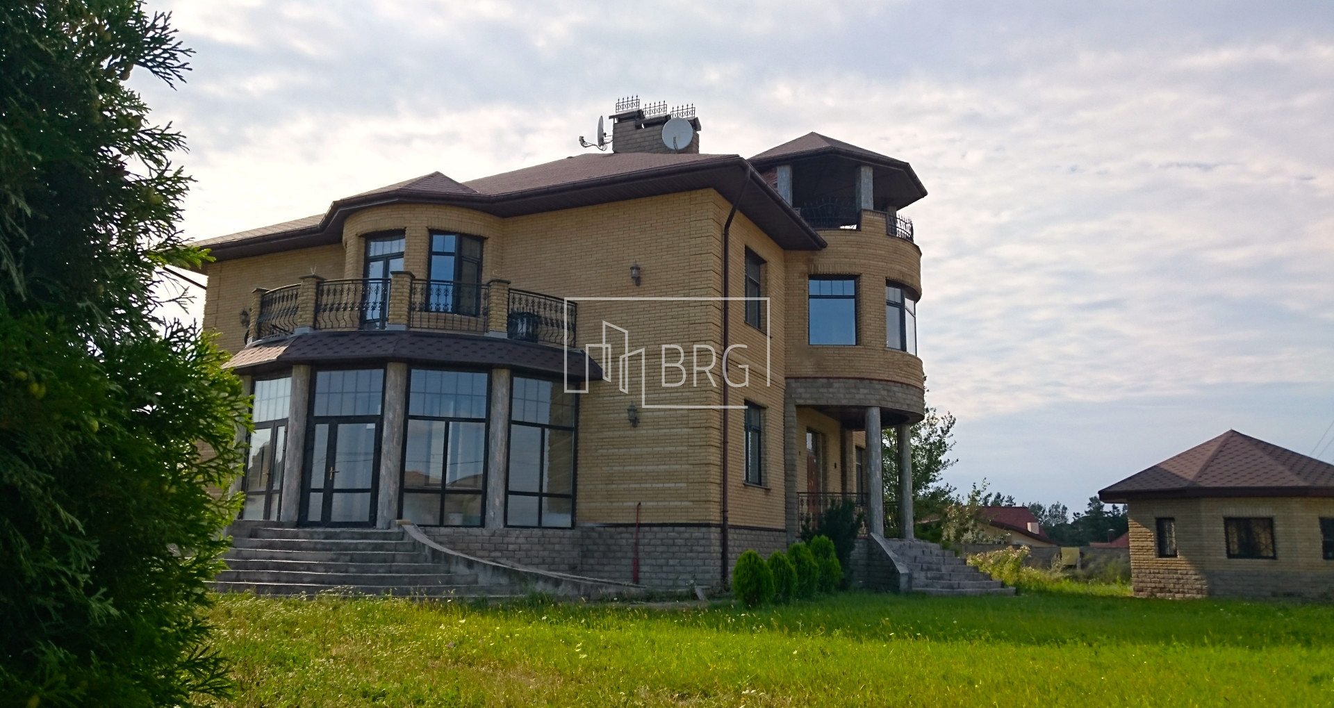 House 581m in s.Hodoseevka Kiev Svyatoshinsky district. Kiev region