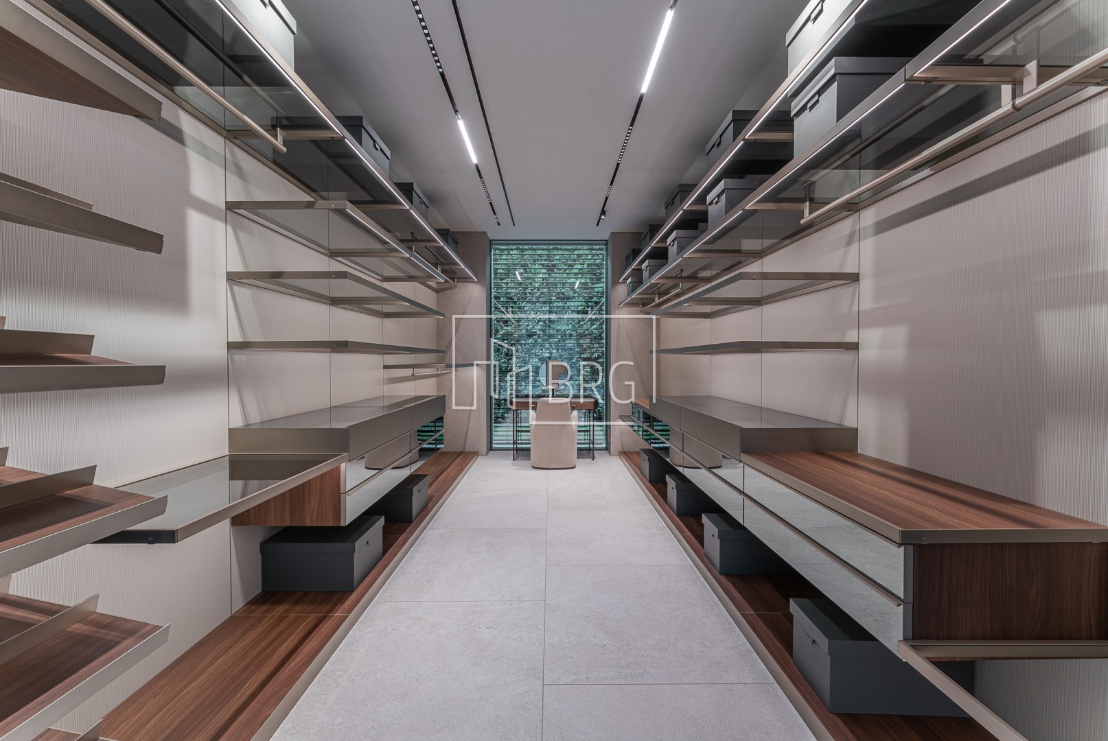 Дом 305м с бассейном Плюты Конча-Заспа. Киевская обл