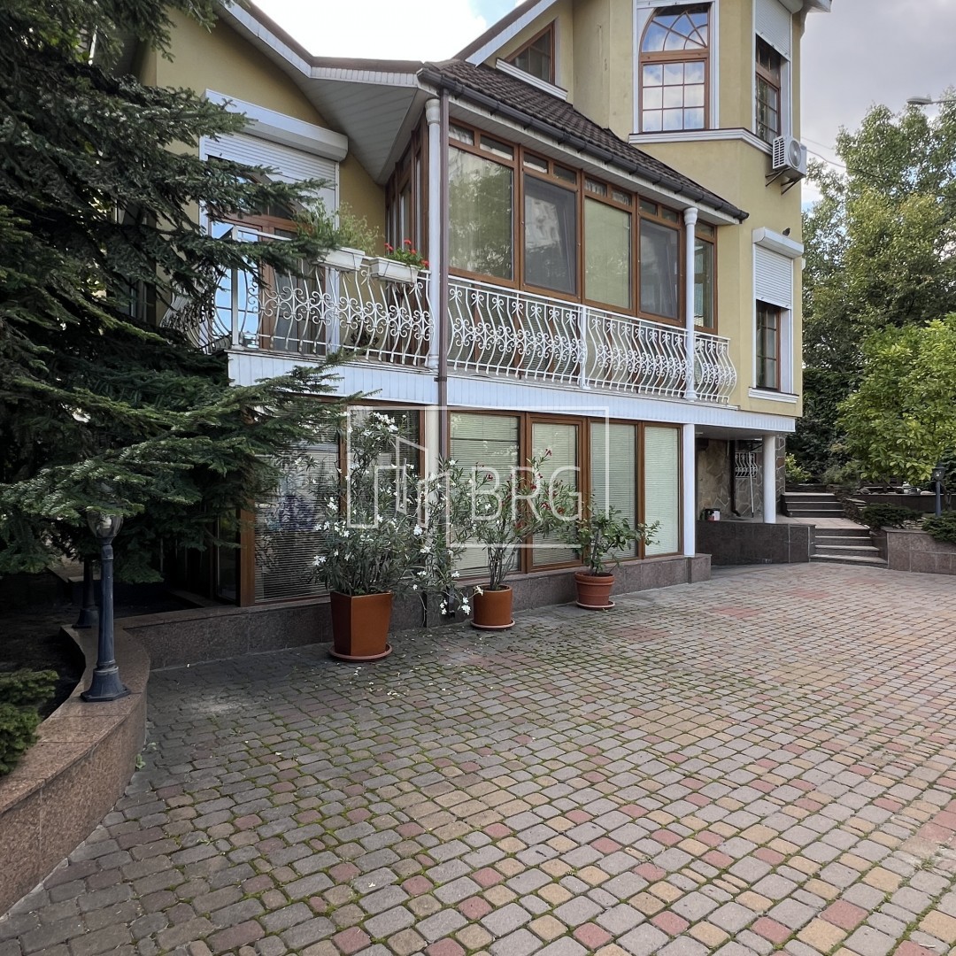 Дом 314м в центре Киева на Печерске. Київ