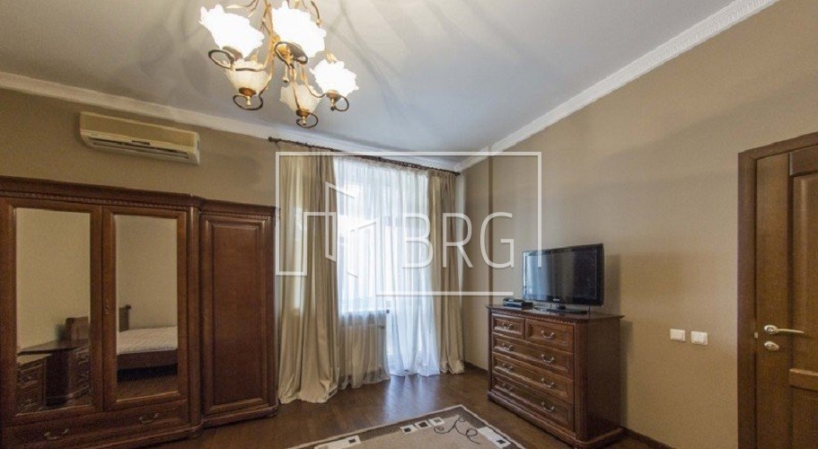 3 room apartment, Pechersk District. Kiev
