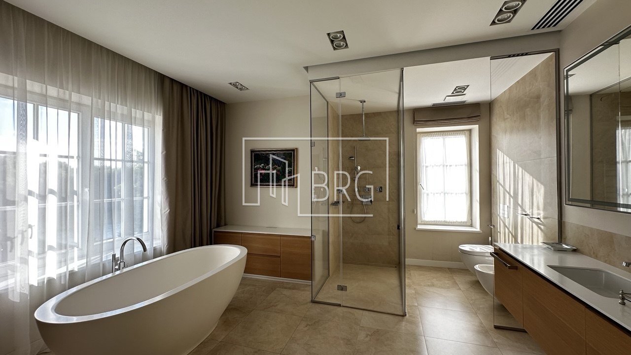 Дом 570м с выходом на Козинку Плюты. Київська обл