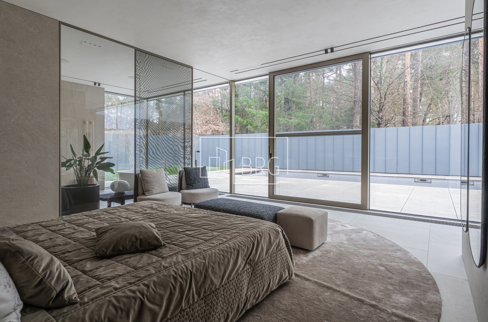 Дом 305м с бассейном Плюты Конча-Заспа. Киевская обл