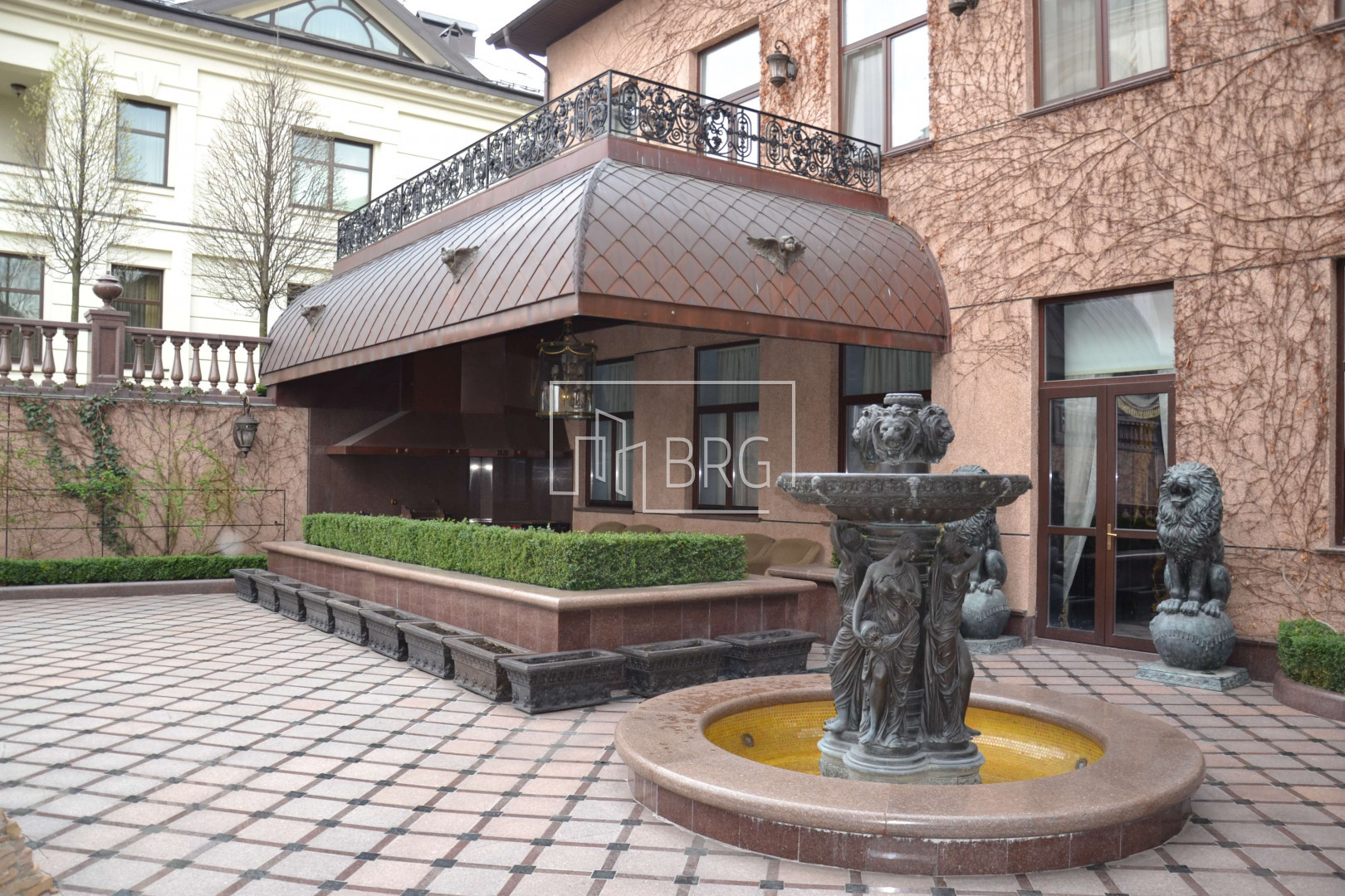 Pechersk House "Malachite Box" 1100m. Kiev