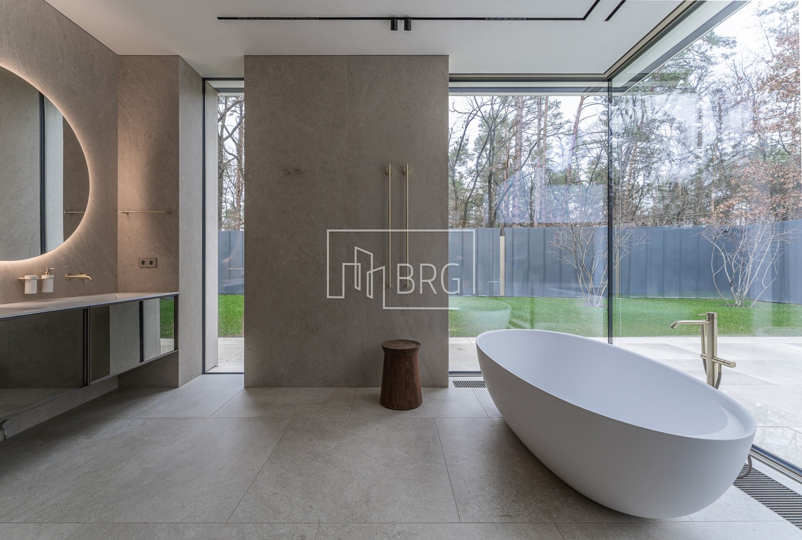 Дом 305м с бассейном Плюты Конча-Заспа. Киевская обл