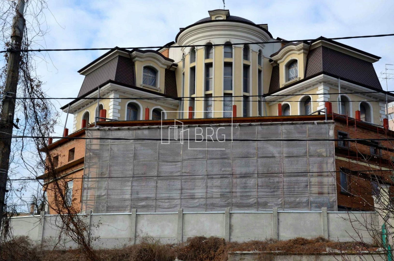 Mansion 1500m in Pechersk near the Botanical Garden. Kiev