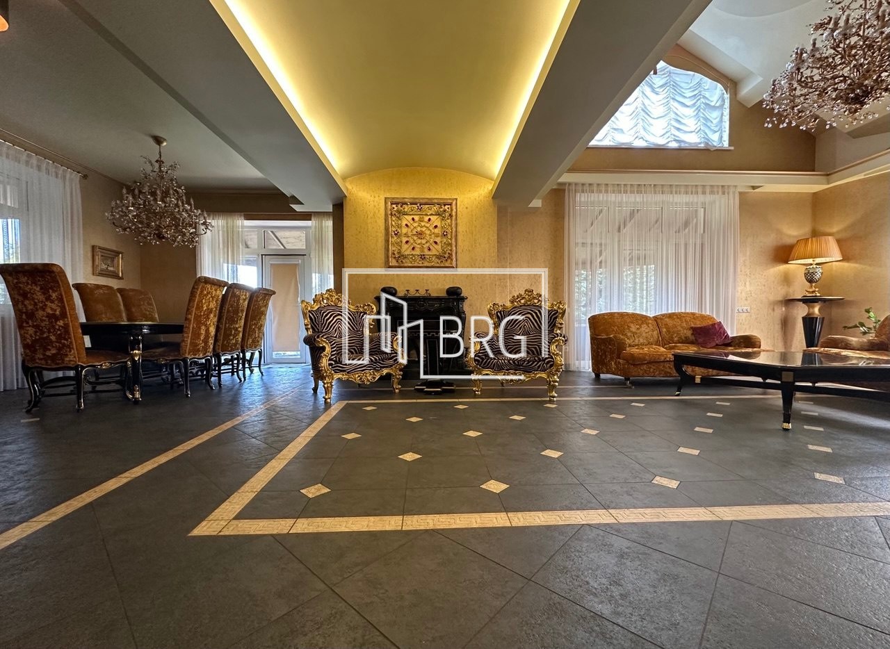 The house in Dniproprov KG Khvylya 578m with access to the Dnieper. Kiev region