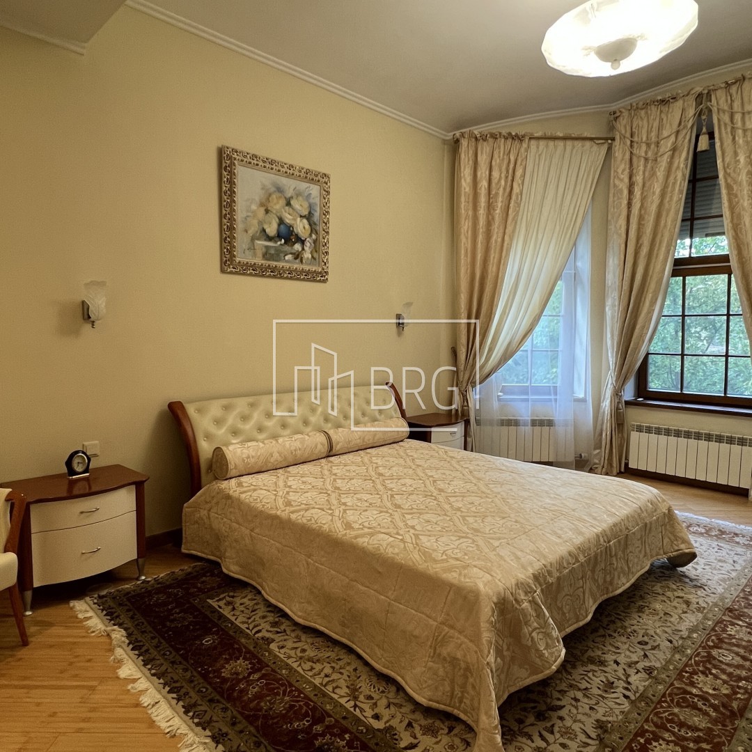 Дом 314м в центре Киева на Печерске. Київ