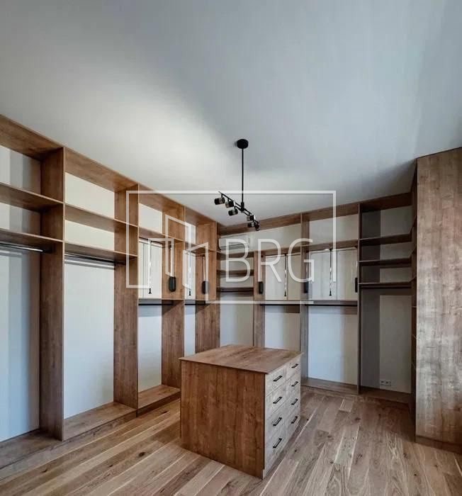 Новый дом с бассейном 360м КГ Монтана вилладж Козин. Киевская обл