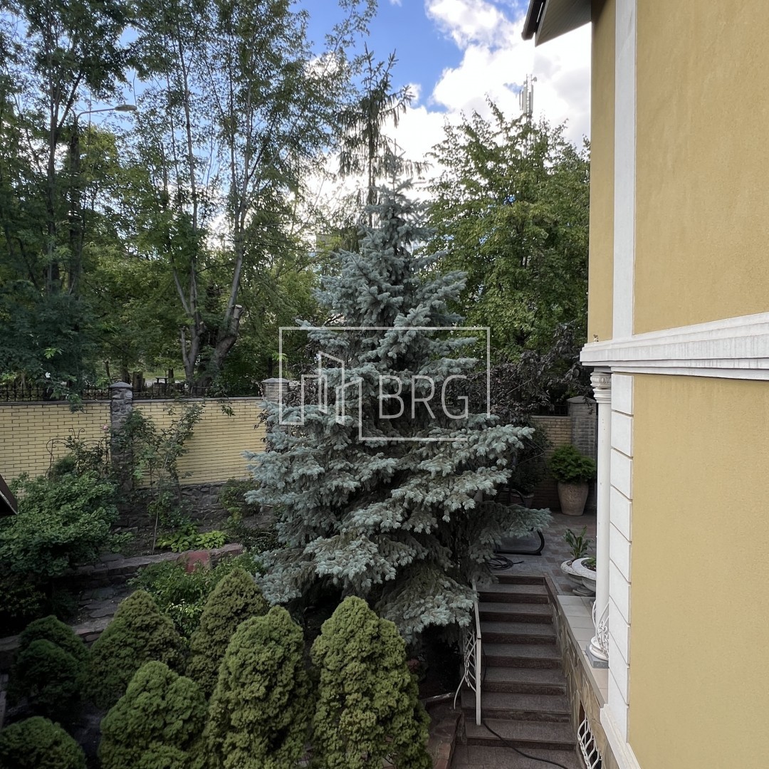 Дом 314м в центре Киева на Печерске. Київ