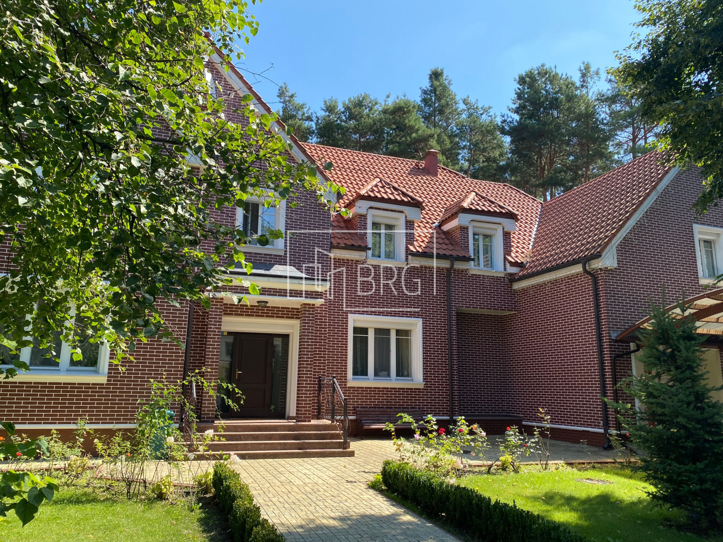 Дом 650м в сосновом лесу КГ Французский городок . Kiev region