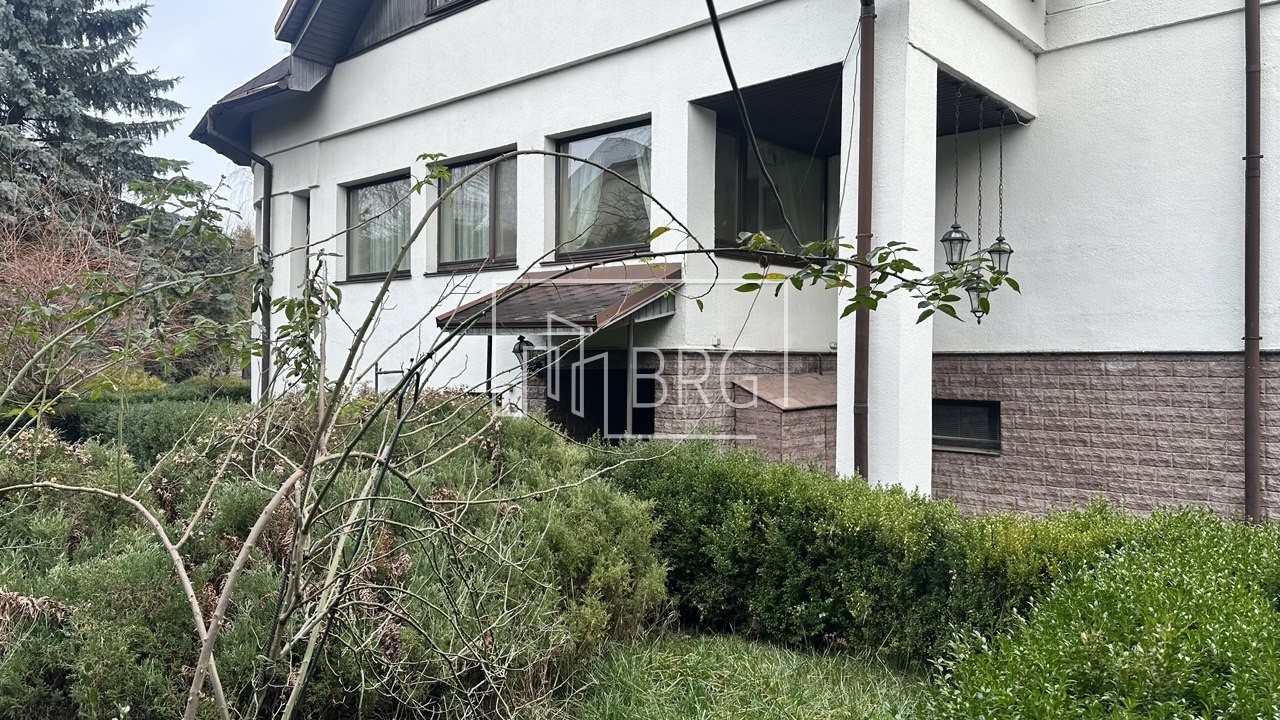 Дом 350м КГ Мистецтво с выходом к озеру. Київська обл