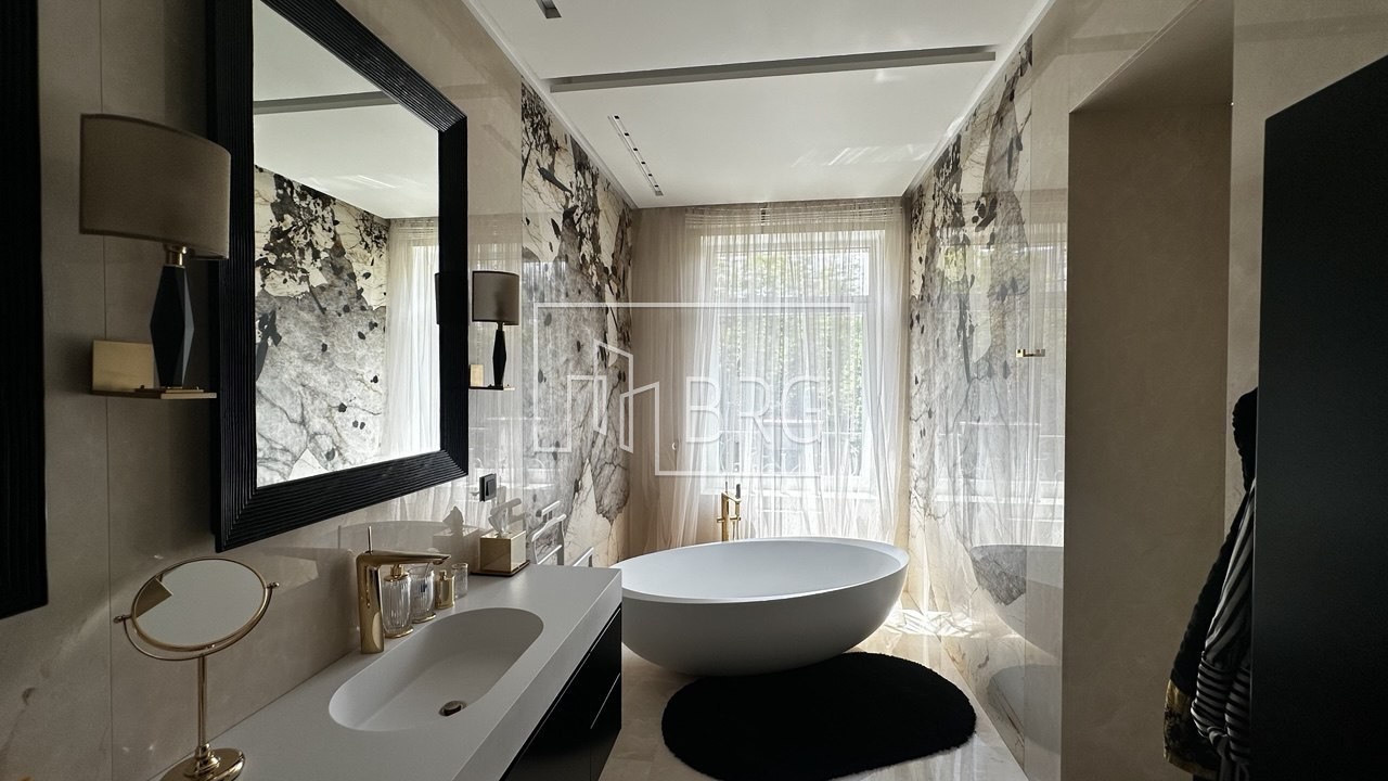 Апартаменты 324м с террасой ЖК Renaissance Residence Печерск. Київ