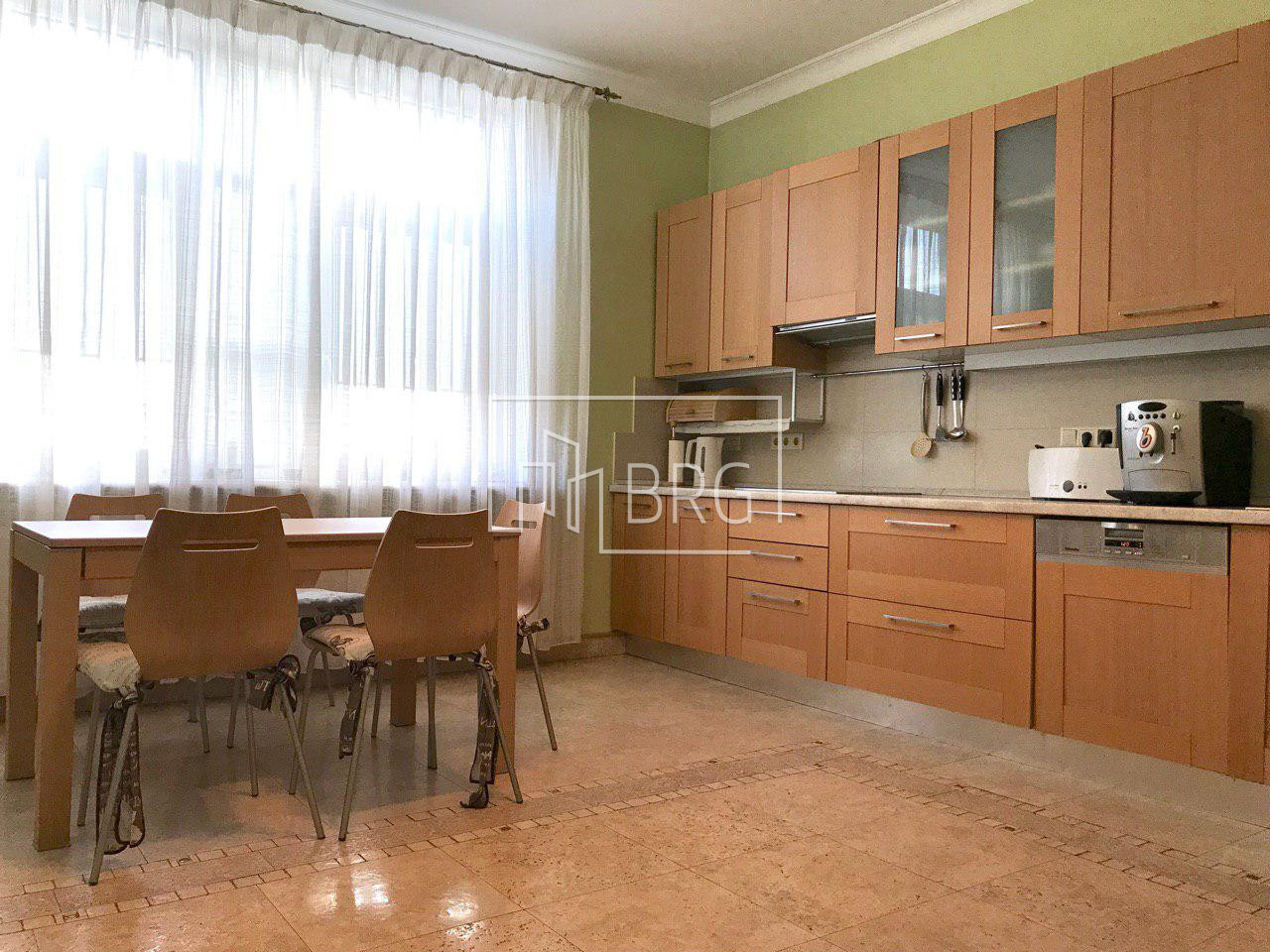 Rent 4-room apartment LCD Volna on Pechersk. Kiev
