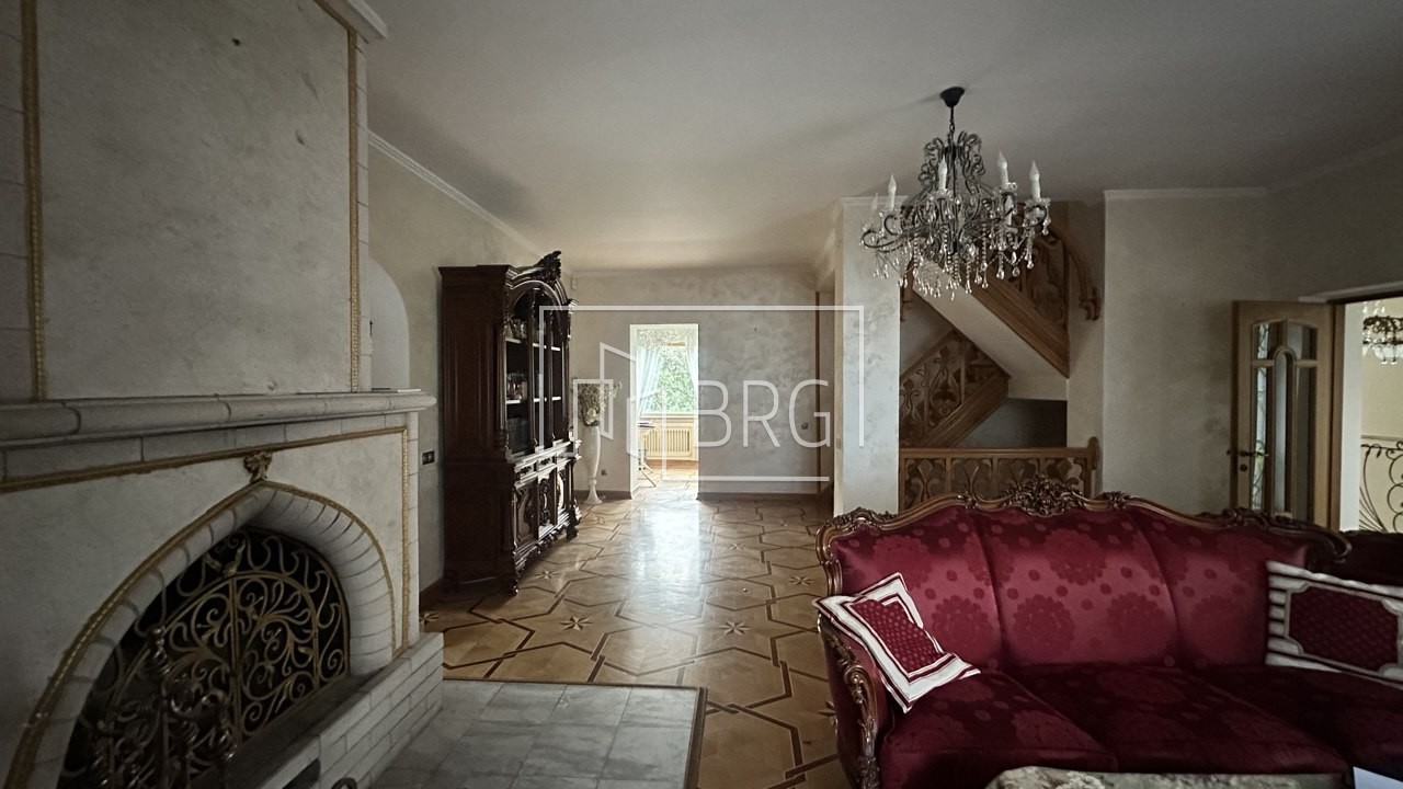 Дом 350м КГ Мистецтво с выходом к озеру. Київська обл