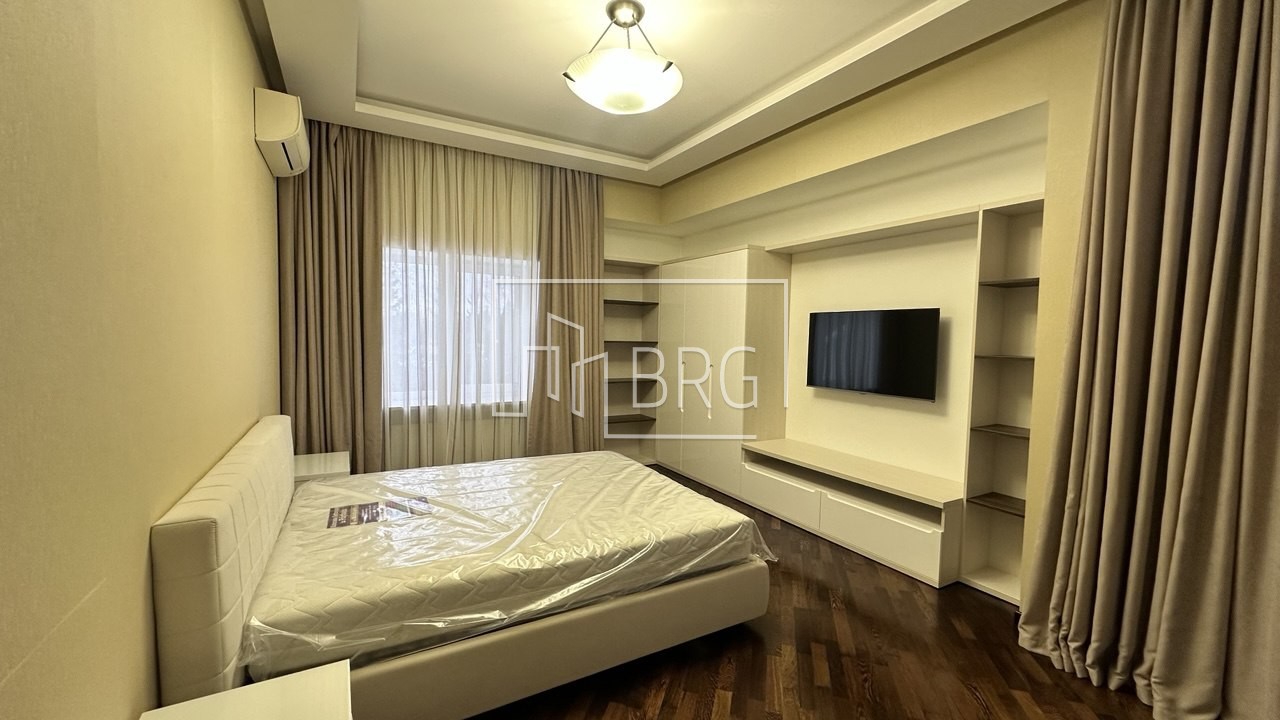 Дом 500м в КГ Днипрова хвыля Дамба. Киевская обл