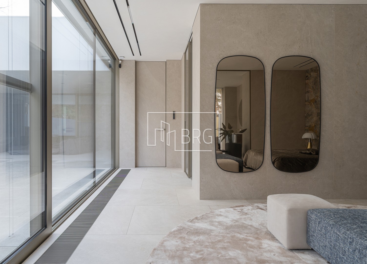 Дом 305м с бассейном Плюты Конча-Заспа. Киевская обл