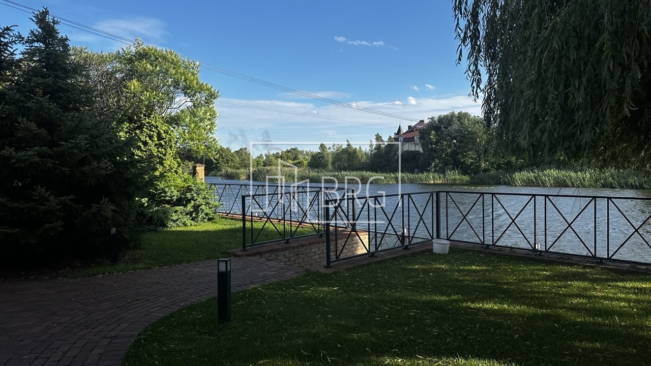 Дом 570м с выходом на Козинку Плюты. Київська обл