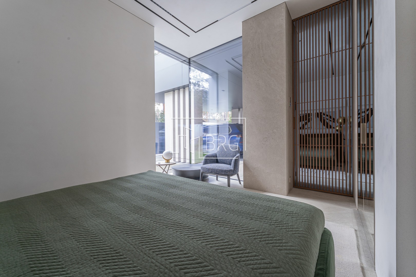 Дом 305м с бассейном Плюты Конча-Заспа. Киевская обл