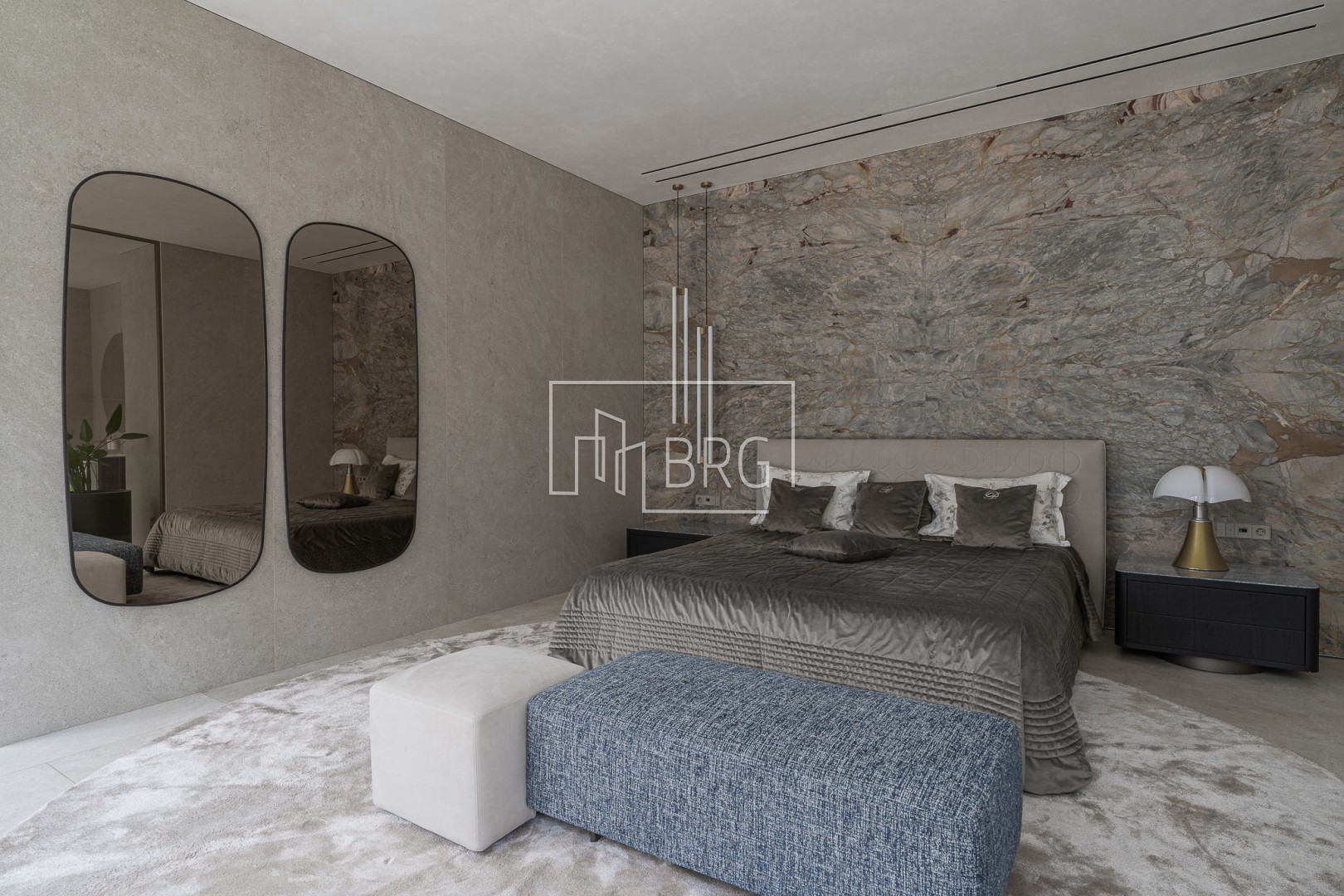 Дом 305м с бассейном Плюты Конча-Заспа. Киевская обл