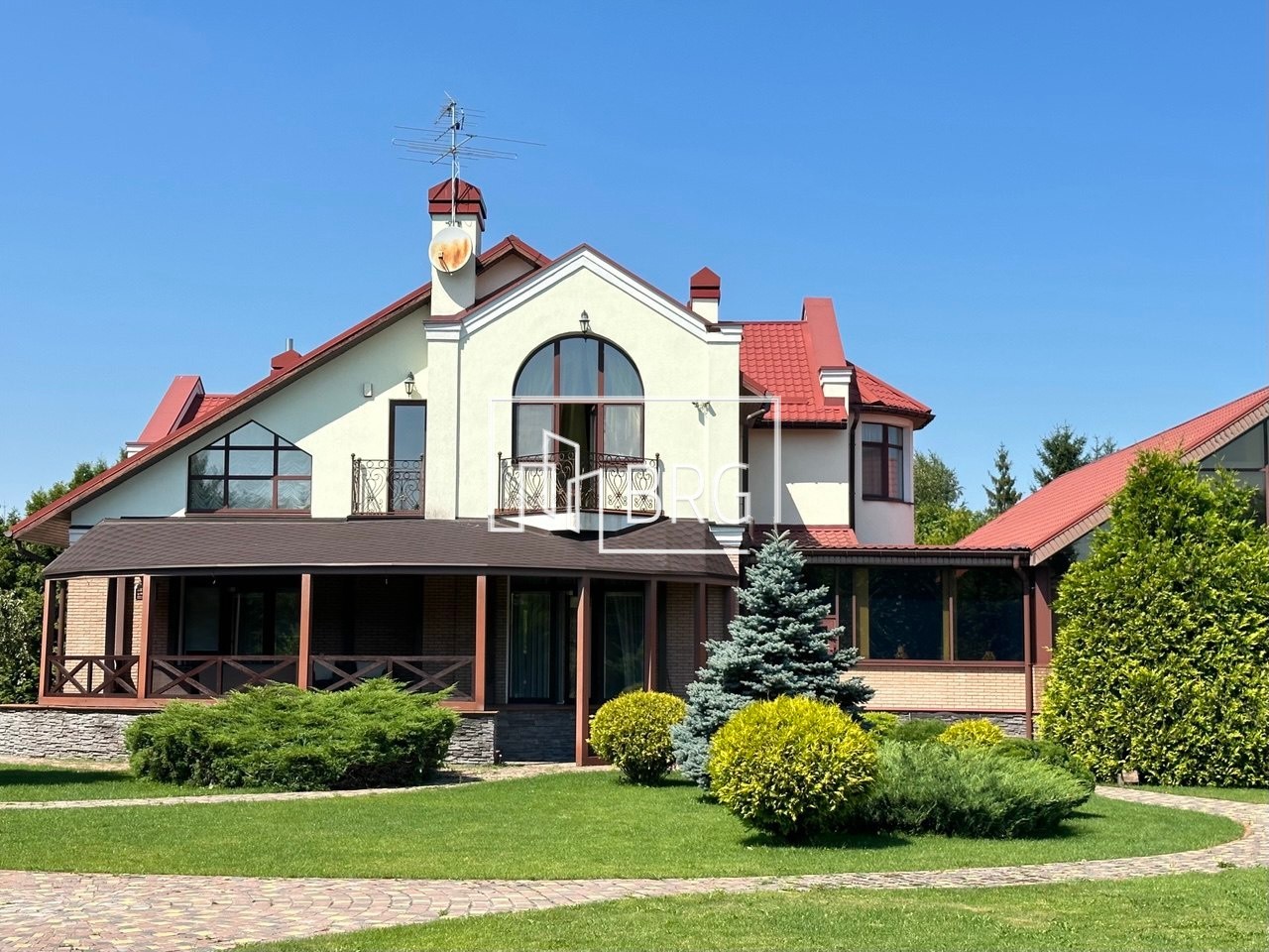 The house in Dniproprov KG Khvylya 578m with access to the Dnieper. Kiev region