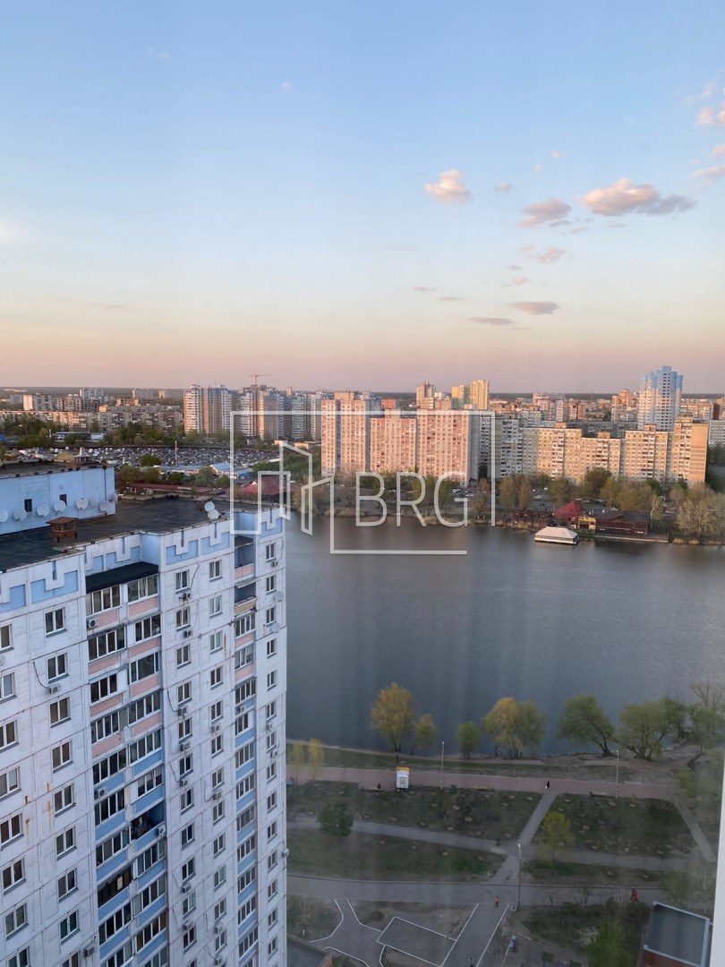 Аренда квартиры 200м 7 комнат в 2-х уровнях . Киев