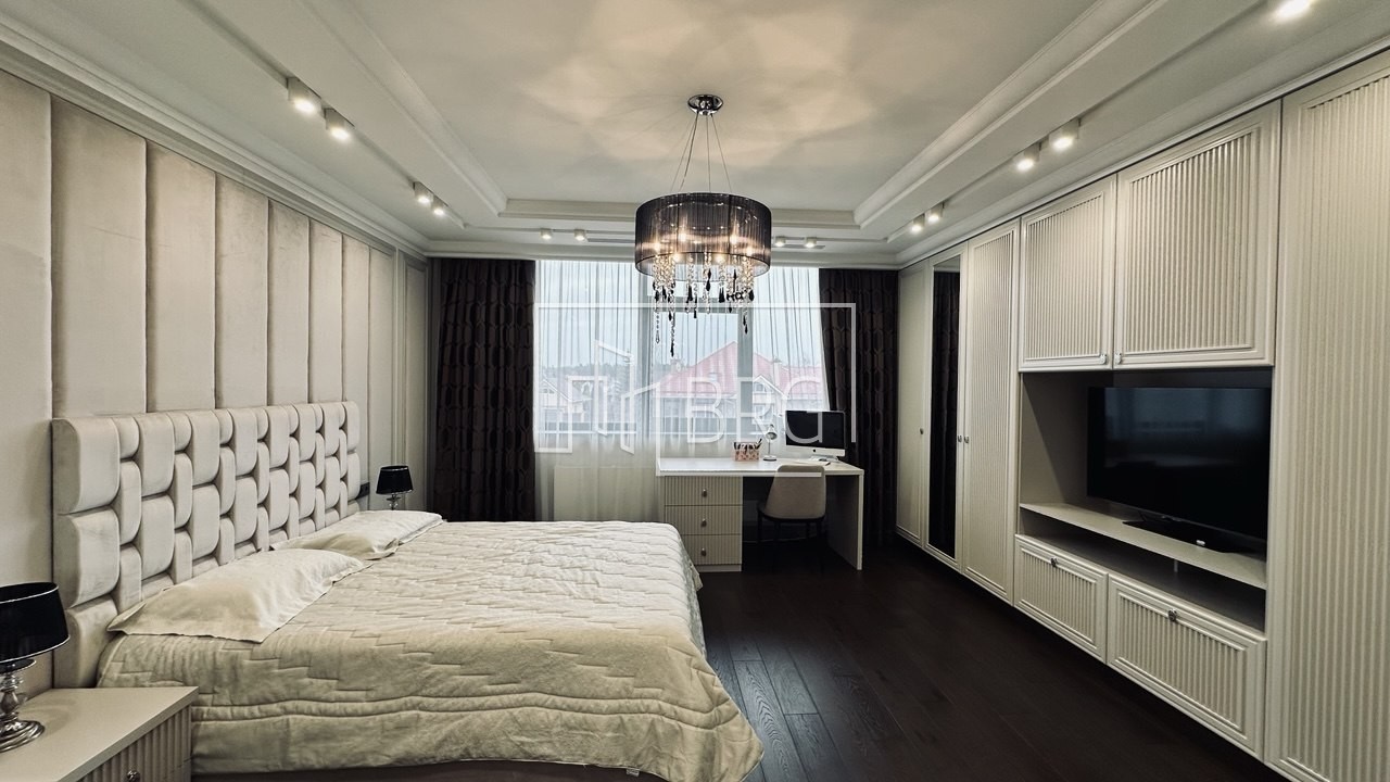 Современный дом 680м с бассейном в коттеджном городке Иванковичи. Київська обл