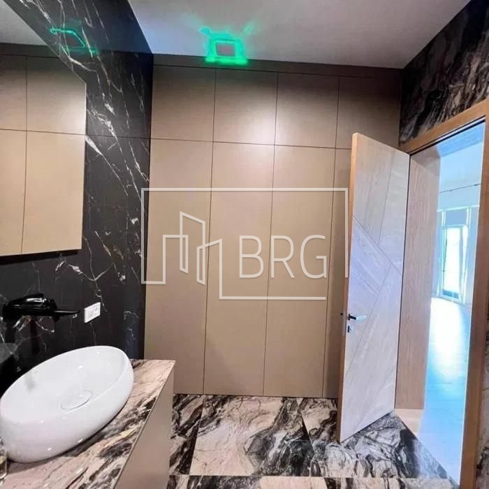 Новый дом с бассейном 360м КГ Монтана вилладж Козин. Киевская обл