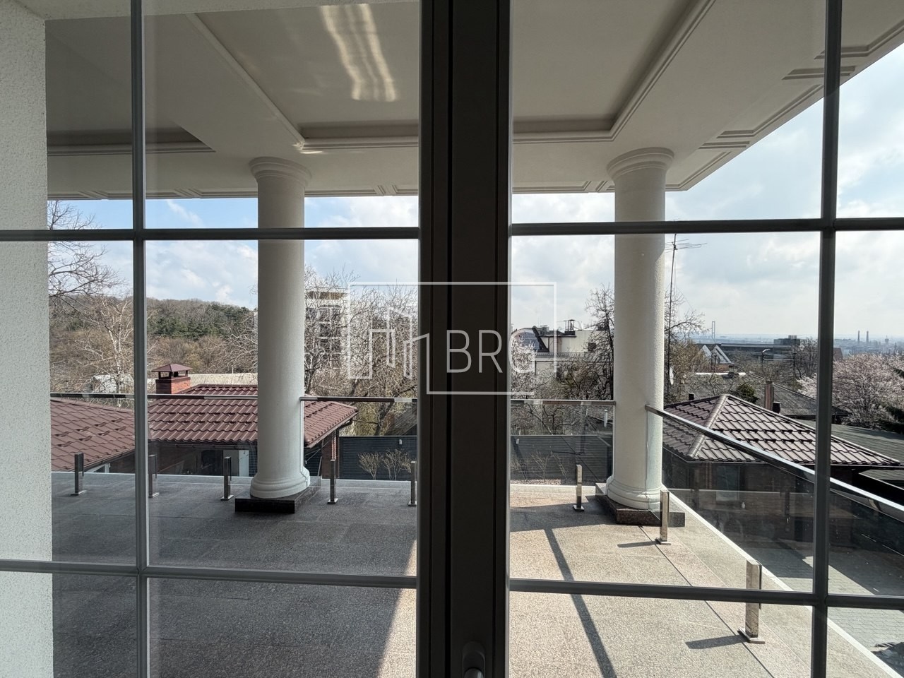 Продажа нового современного дома в центре Печерска с видом на ботанический сад. Київ
