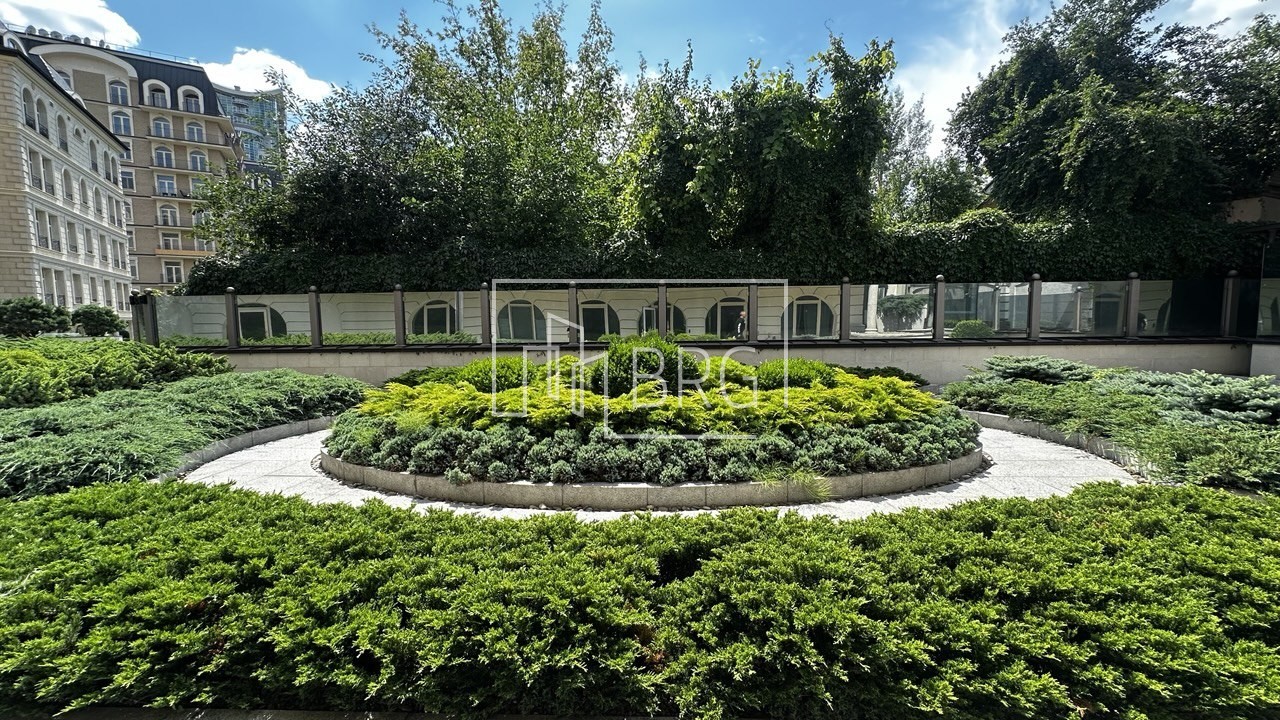 Апартаменты 324м с террасой ЖК Renaissance Residence Печерск. Київ