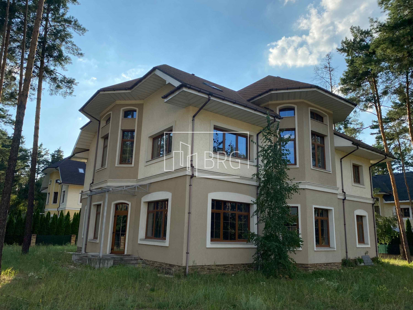 Дом 460м КГ Плютово в сосновом лесу Конча-Заспа. Kiev region
