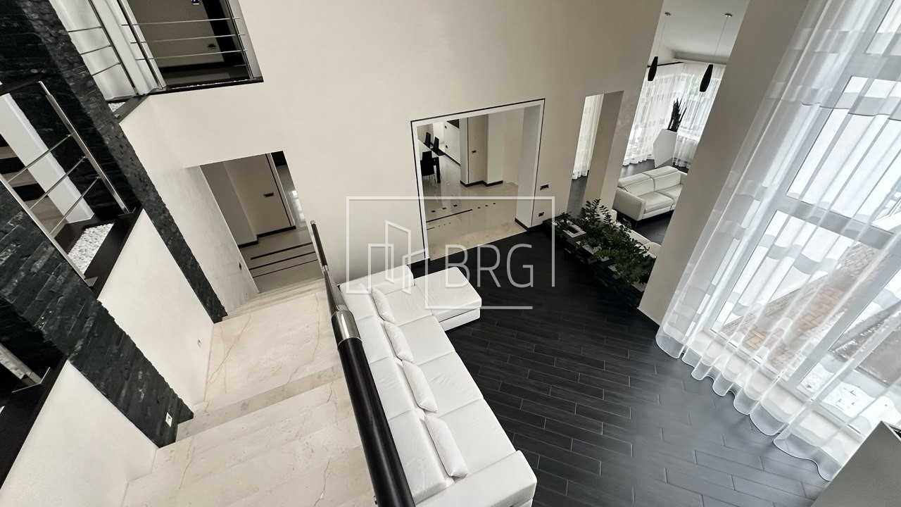 Дом 500м в КГ Днипрова хвыля Дамба. Киевская обл