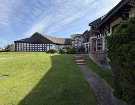 Дом 1500м КГ Тихая гавань с бассейном и выходом на Днепр. Київська обл