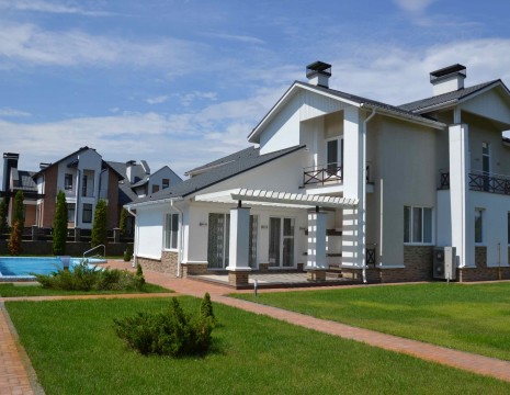 Дом 500м в КГ Днипрова хвыля Дамба. Киевская обл